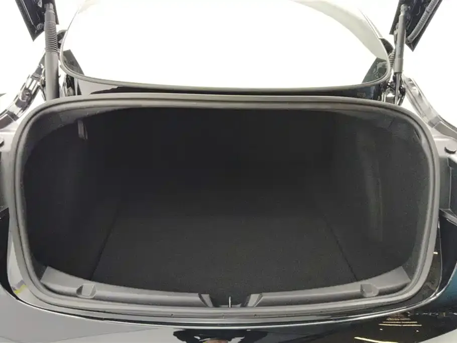 Tesla Model 3 — фото 5