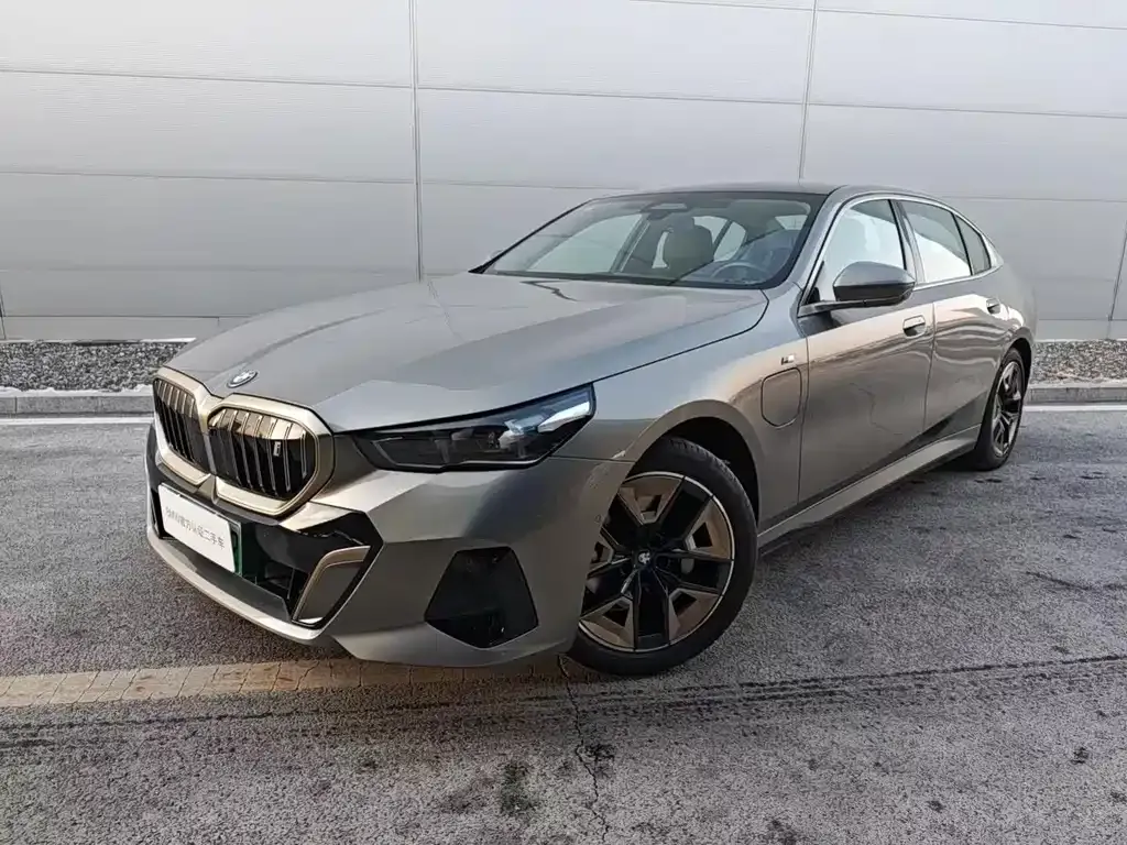 BMW i5 — фото 1