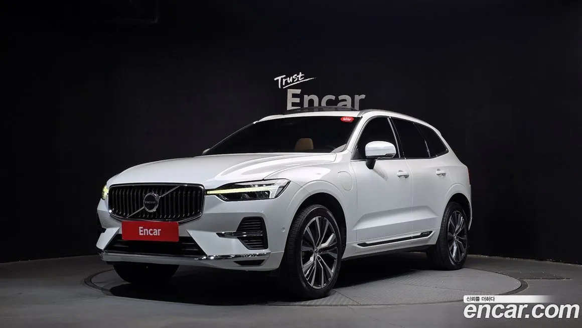 Volvo XC60 — фото 1