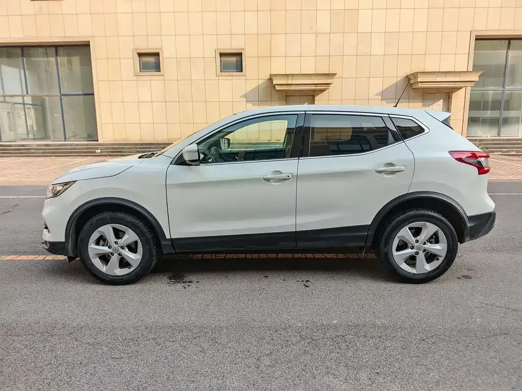 Nissan Qashqai — фото 4
