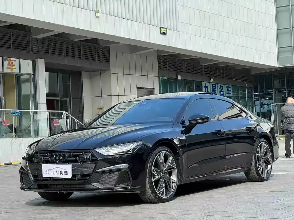 Audi A7L — фото 1