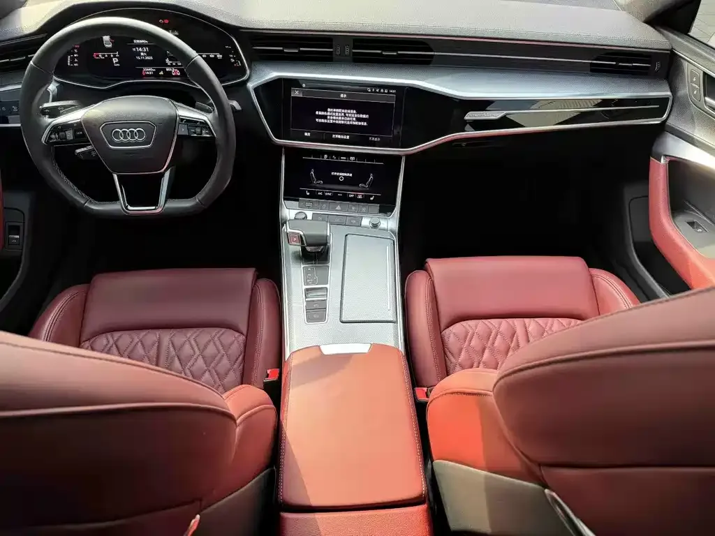Audi A7L — фото 8