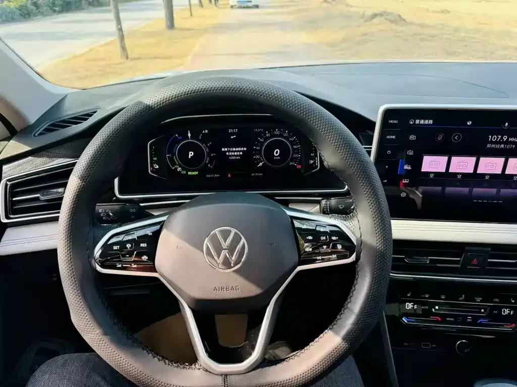 Volkswagen Tiguan L New Energy — фото 2