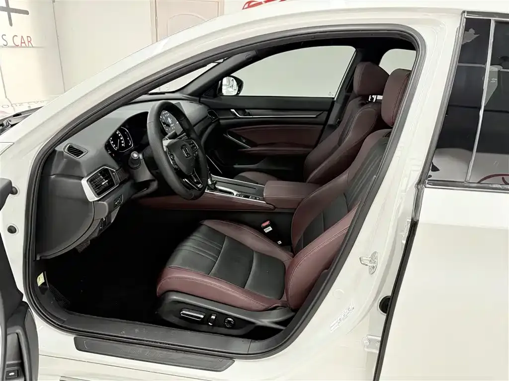 Honda Inspire — фото 10