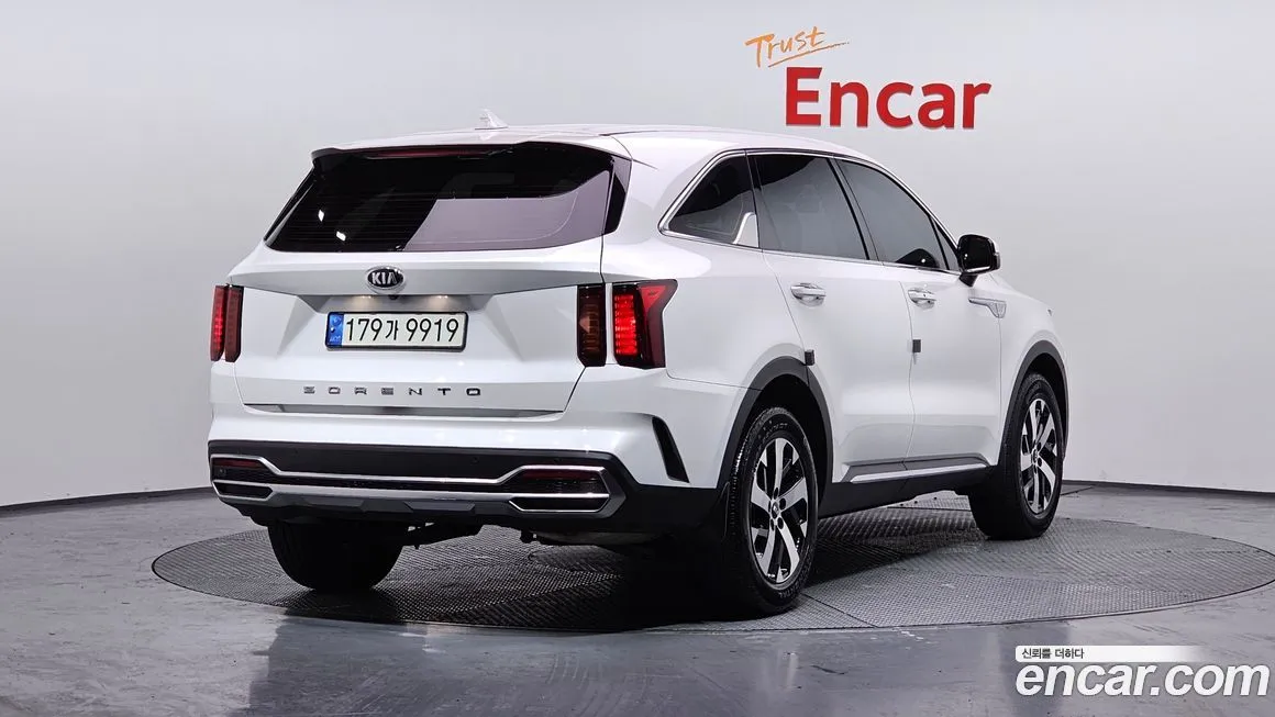 Kia Sorento — фото 7