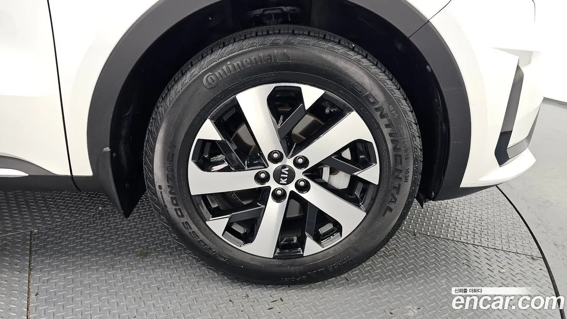 Kia Sorento — фото 9