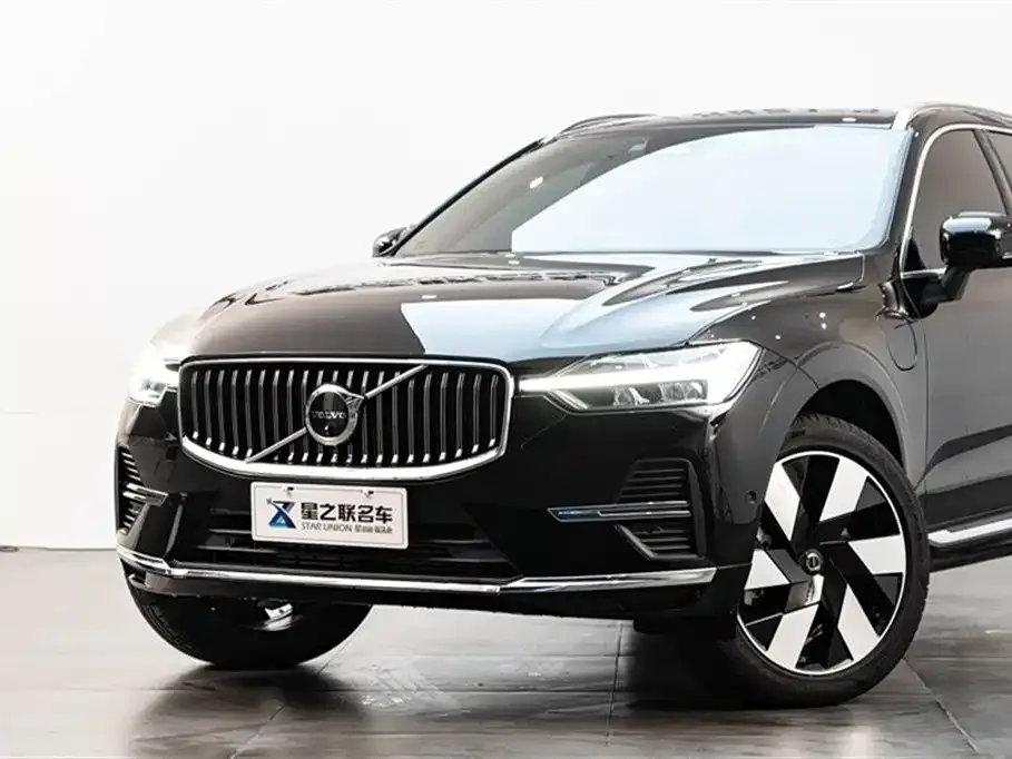 Volvo XC60 PHEV — фото 2