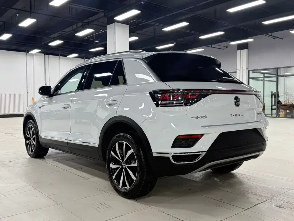 Volkswagen T-Roc — фото 4