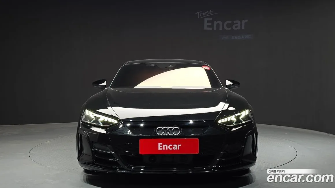 Audi e-tron GT — фото 6
