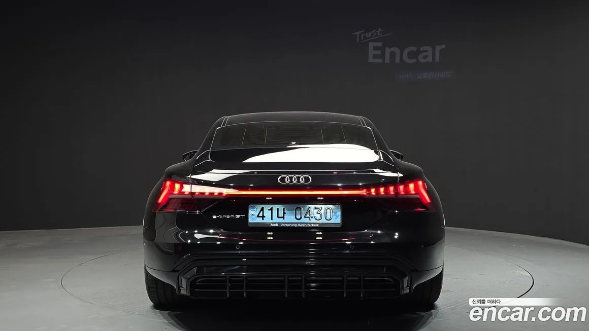 Audi e-tron GT — фото 3