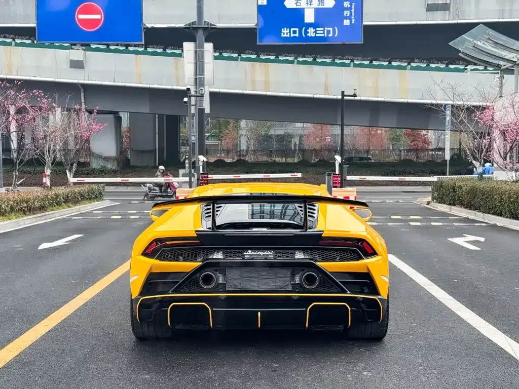 Lamborghini Huracan — фото 9