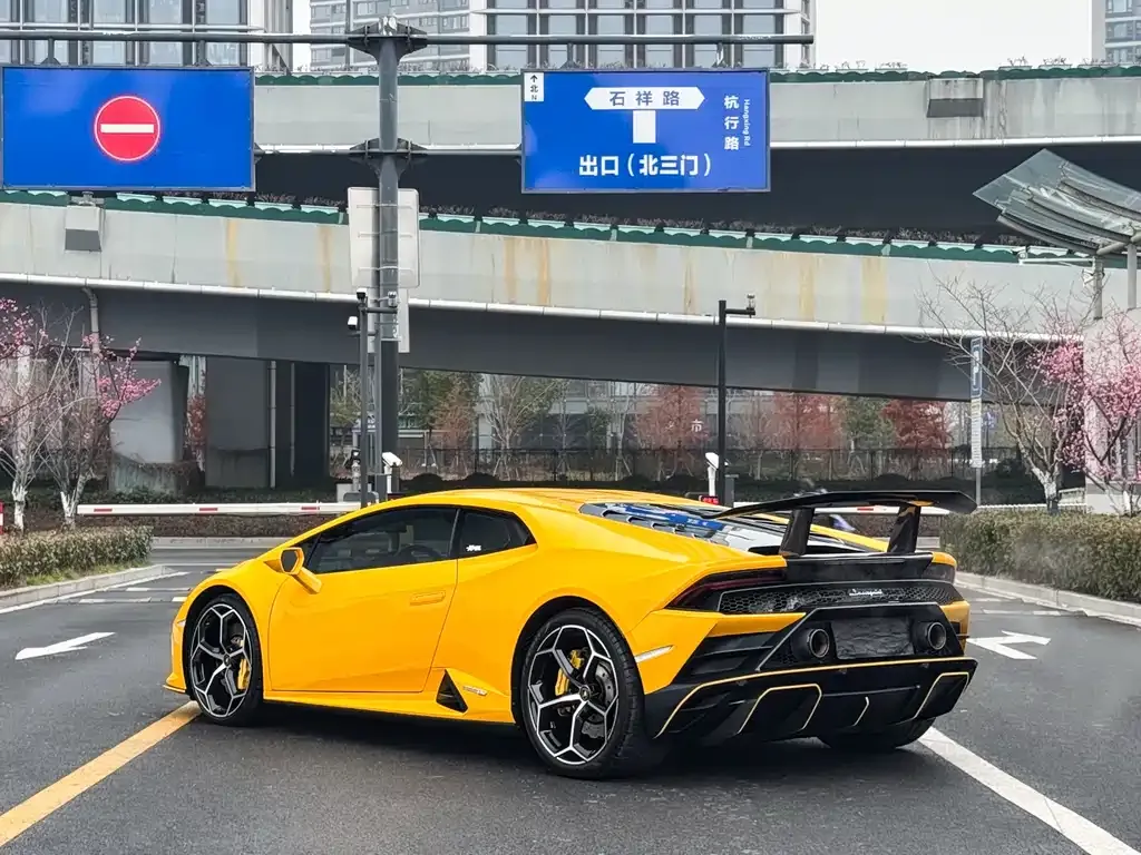 Lamborghini Huracan — фото 8