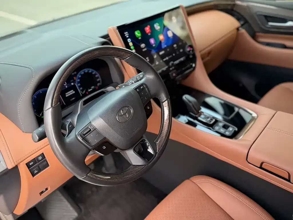 Toyota Alphard — фото 3