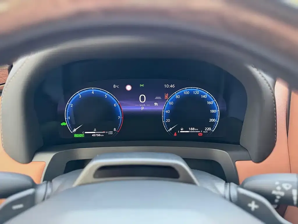 Toyota Alphard — фото 2