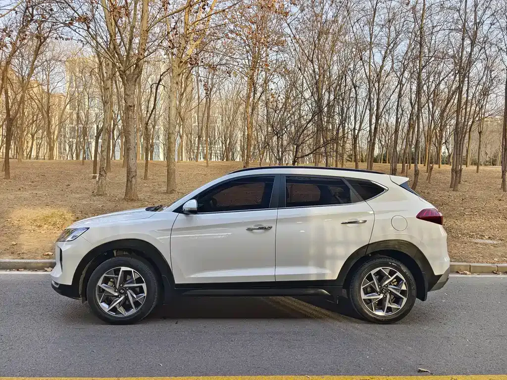 Hyundai Tucson — фото 7