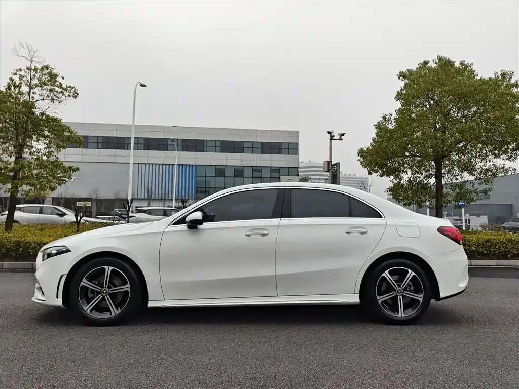 Mercedes-Benz A-Class — фото 7