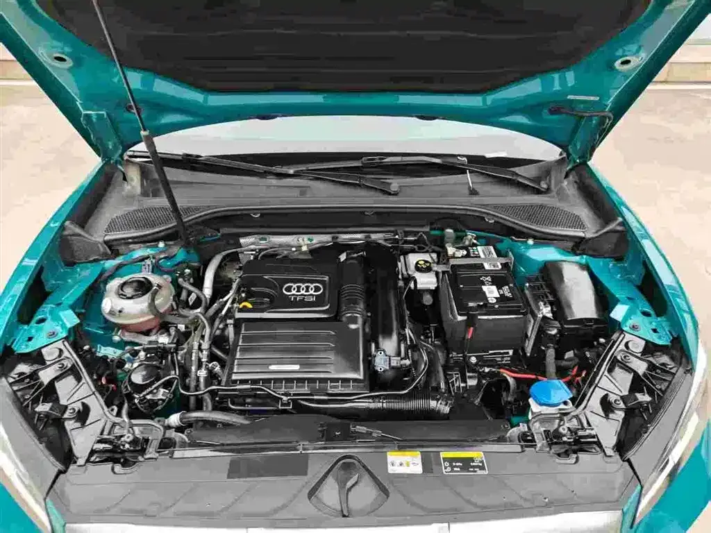 Audi Q2L — фото 4