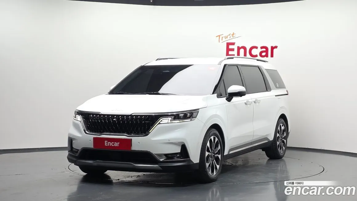 Kia Carnival — фото 1