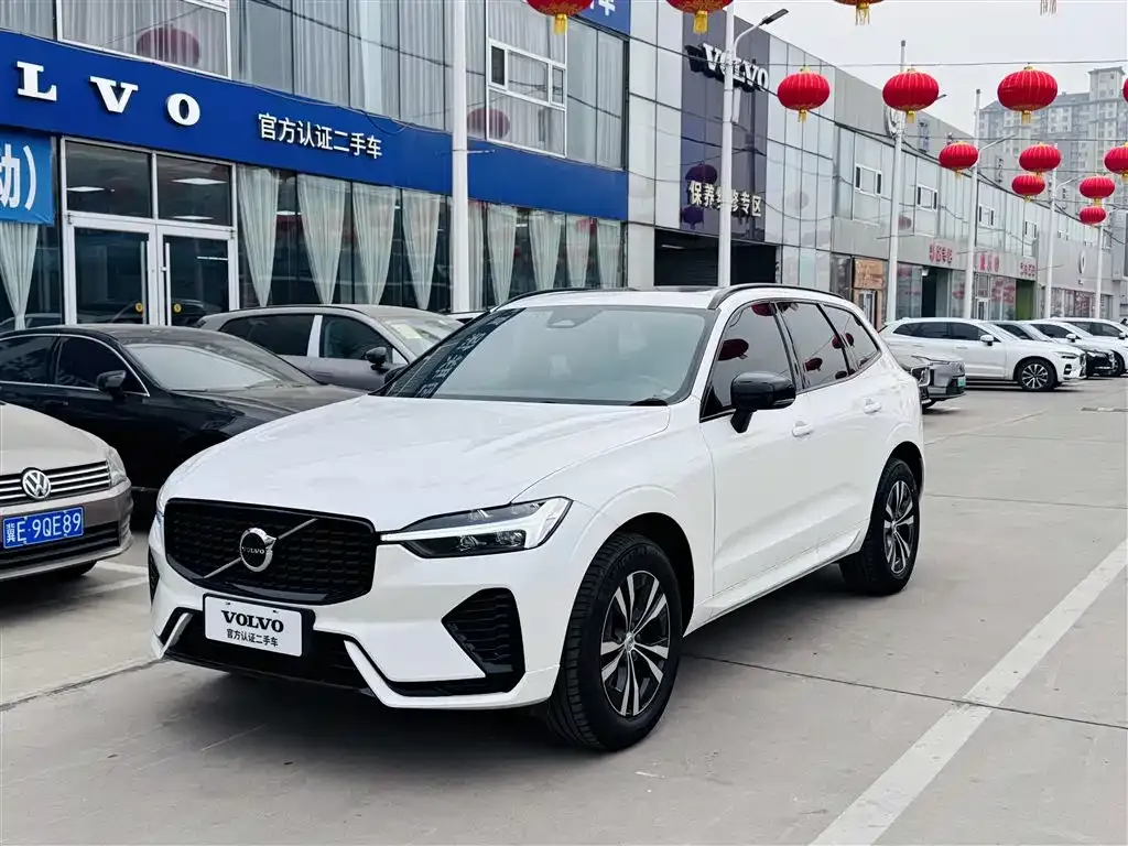 Volvo XC60 — фото 1