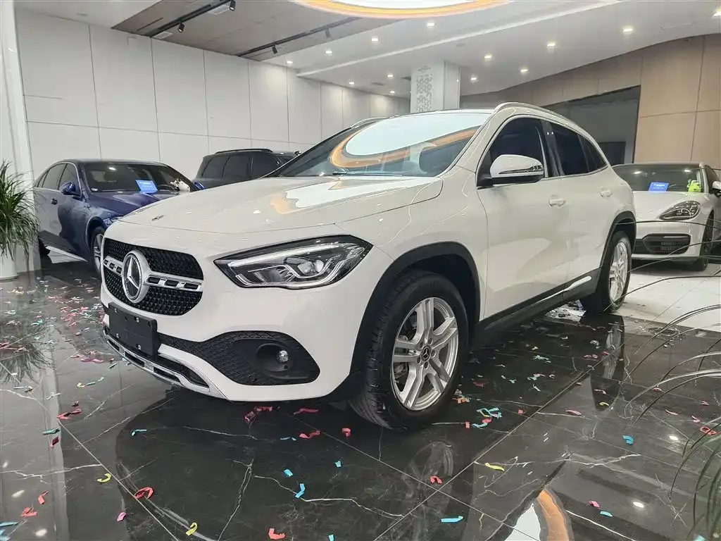 Mercedes-Benz GLA — фото 1