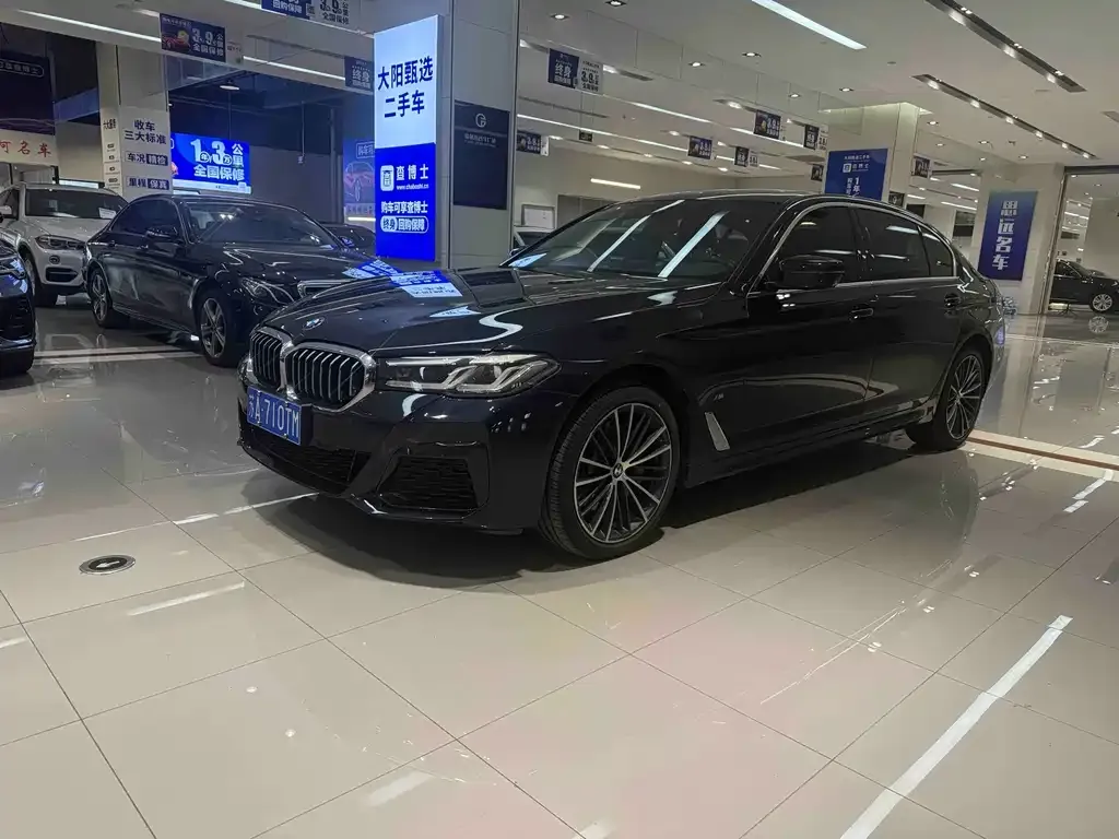 BMW 5 Series — фото 1
