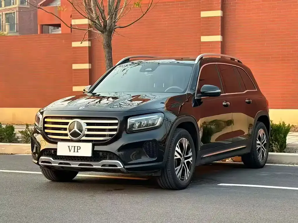 Mercedes-Benz GLB — фото 1
