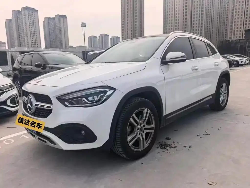 Mercedes-Benz GLA — фото 1