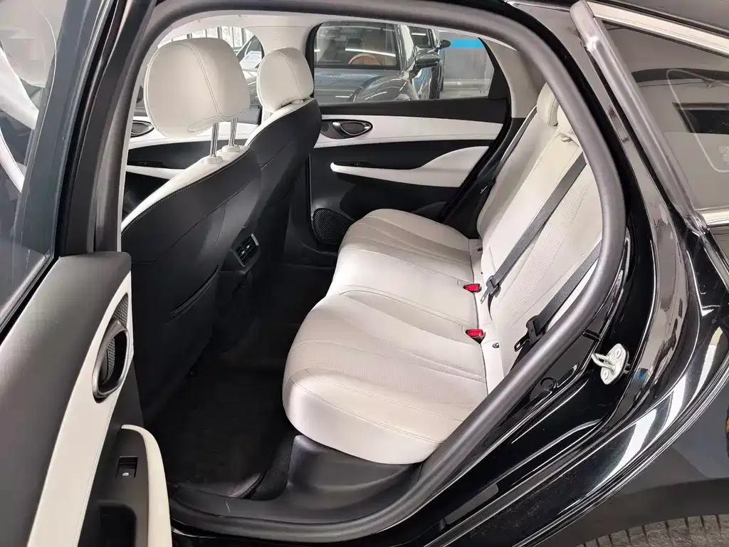 BYD Seal 05 DM-i — фото 4