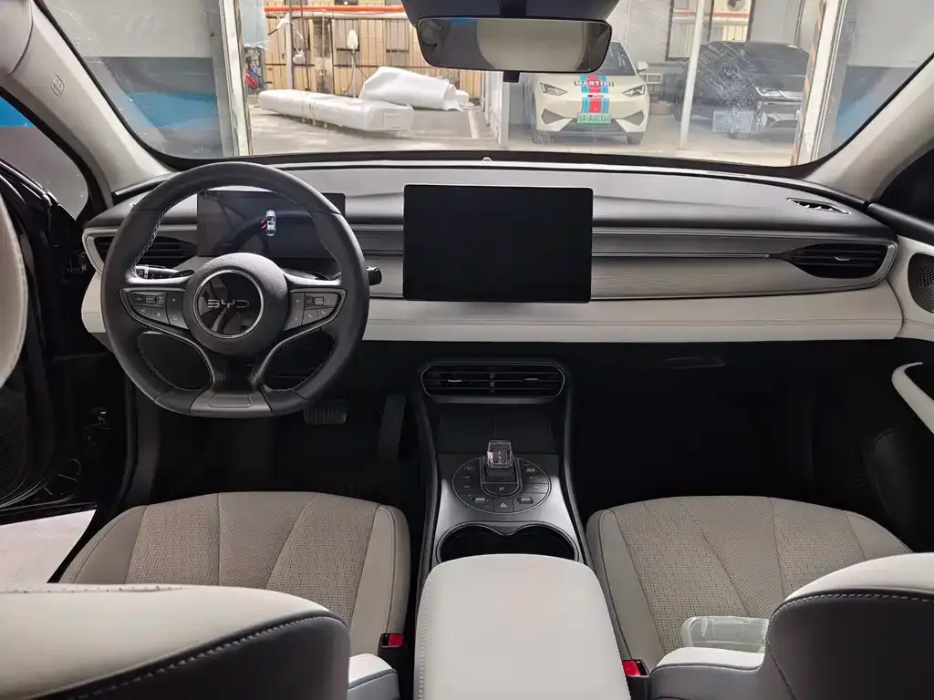 BYD Seal 05 DM-i — фото 7