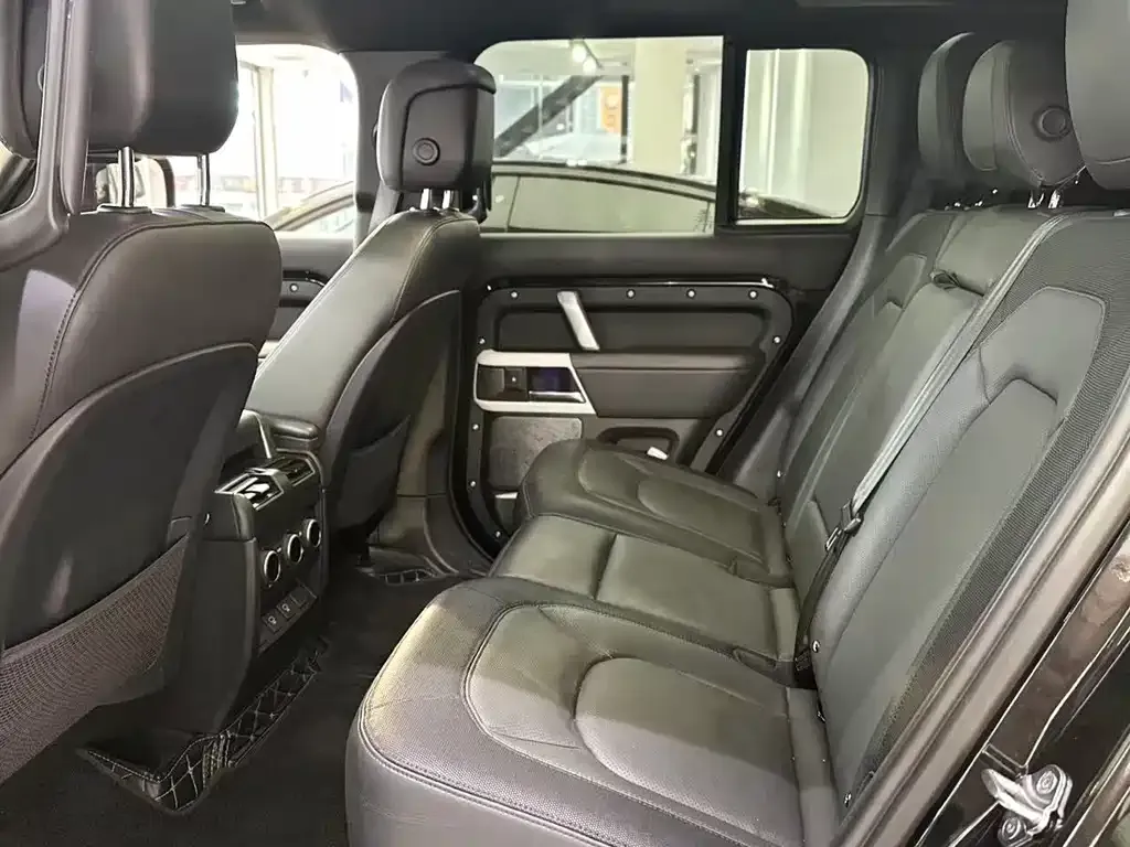 Land Rover Defender — фото 2