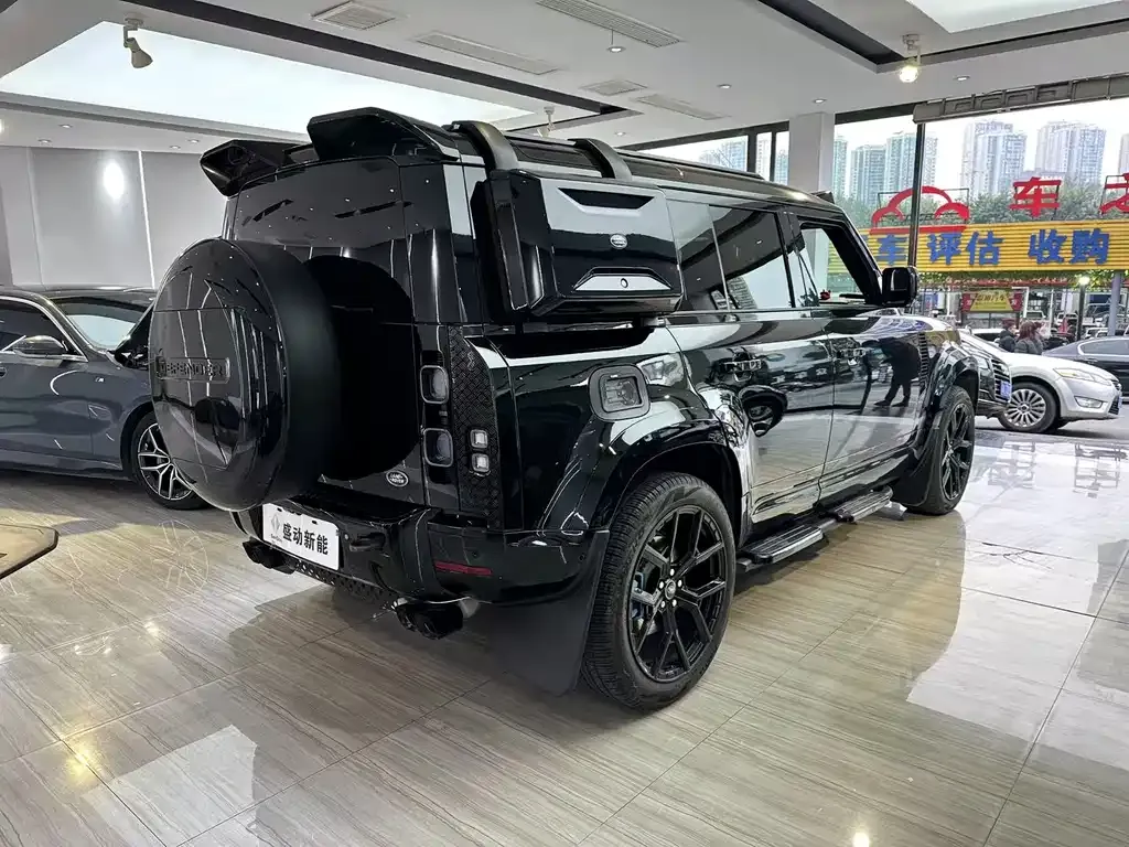 Land Rover Defender — фото 7