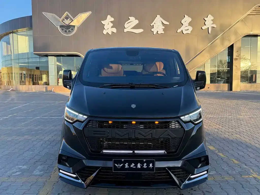 Ford Tourneo — фото 1