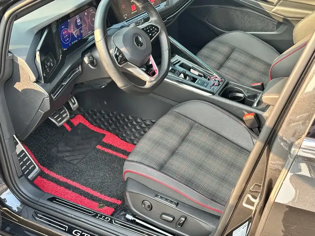 Volkswagen Golf GTI — фото 8