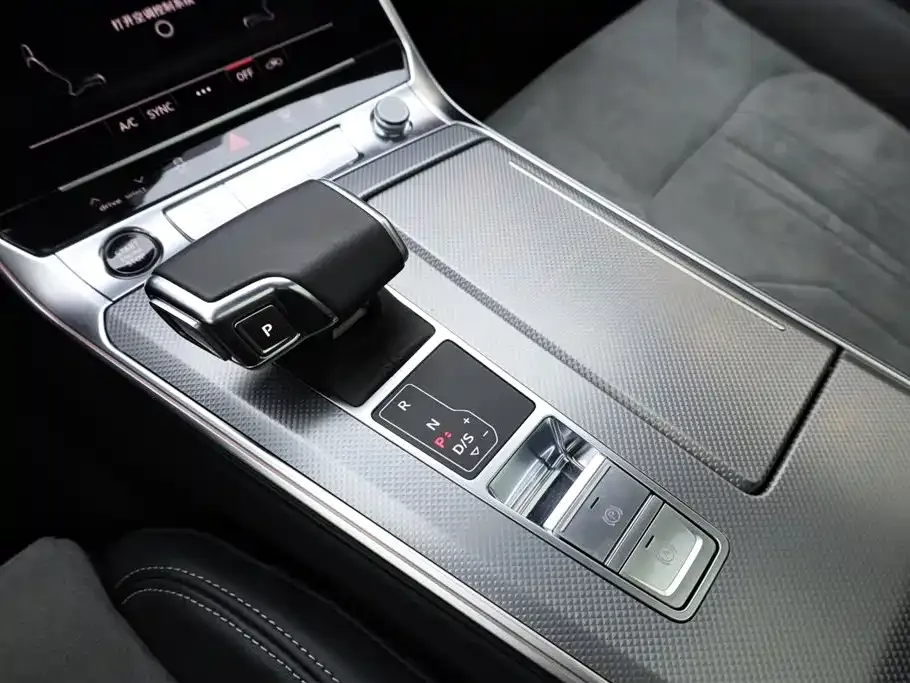 Audi A6L — фото 4