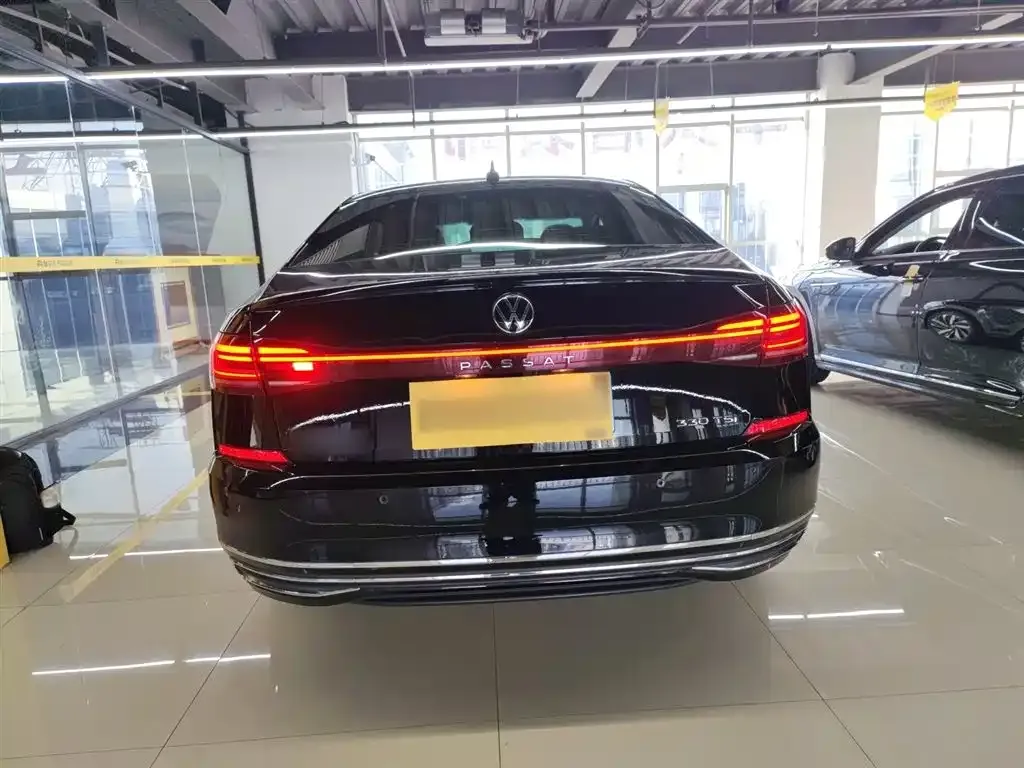 Volkswagen Passat — фото 5