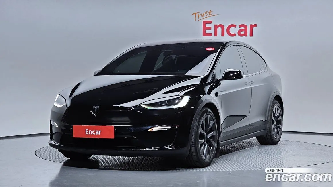 Tesla Model X — фото 1