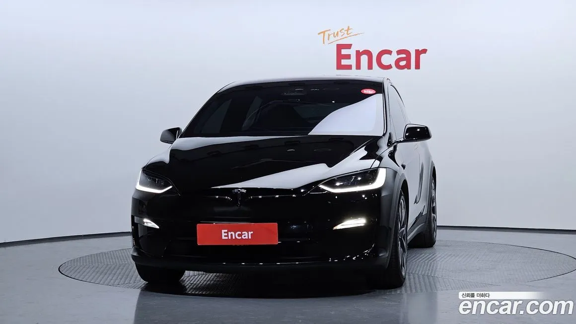 Tesla Model X — фото 7