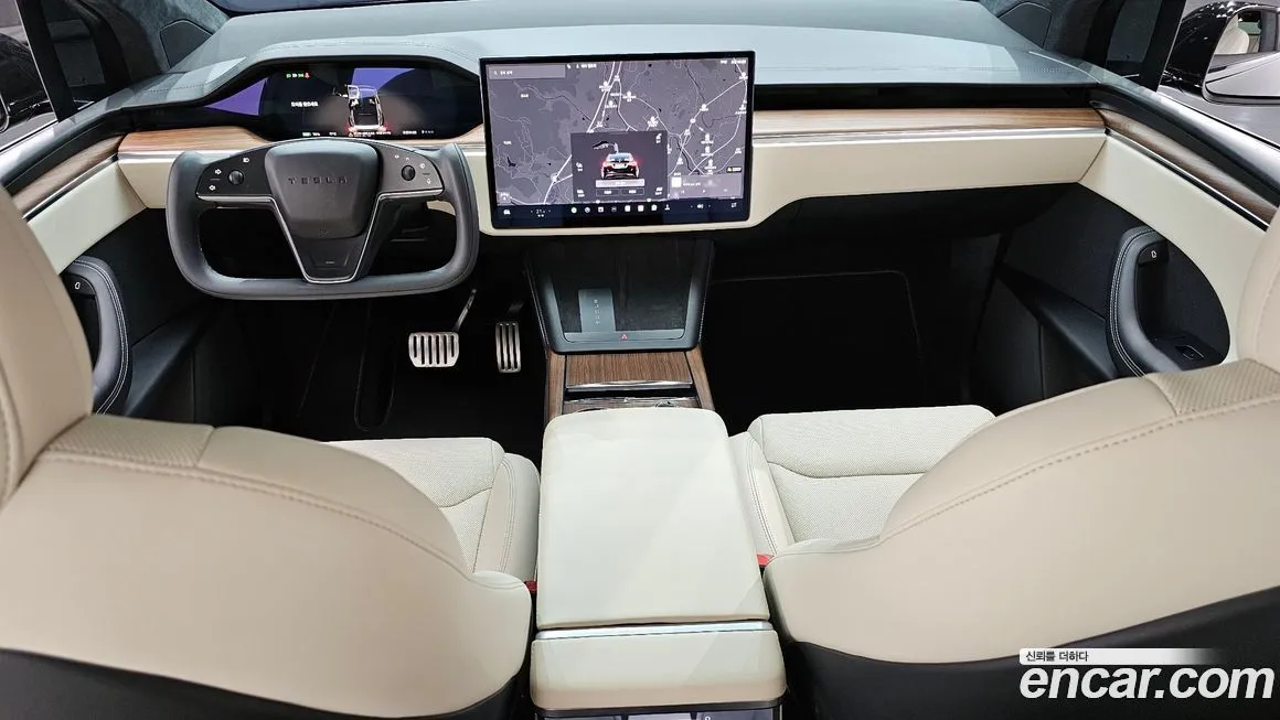 Tesla Model X — фото 9