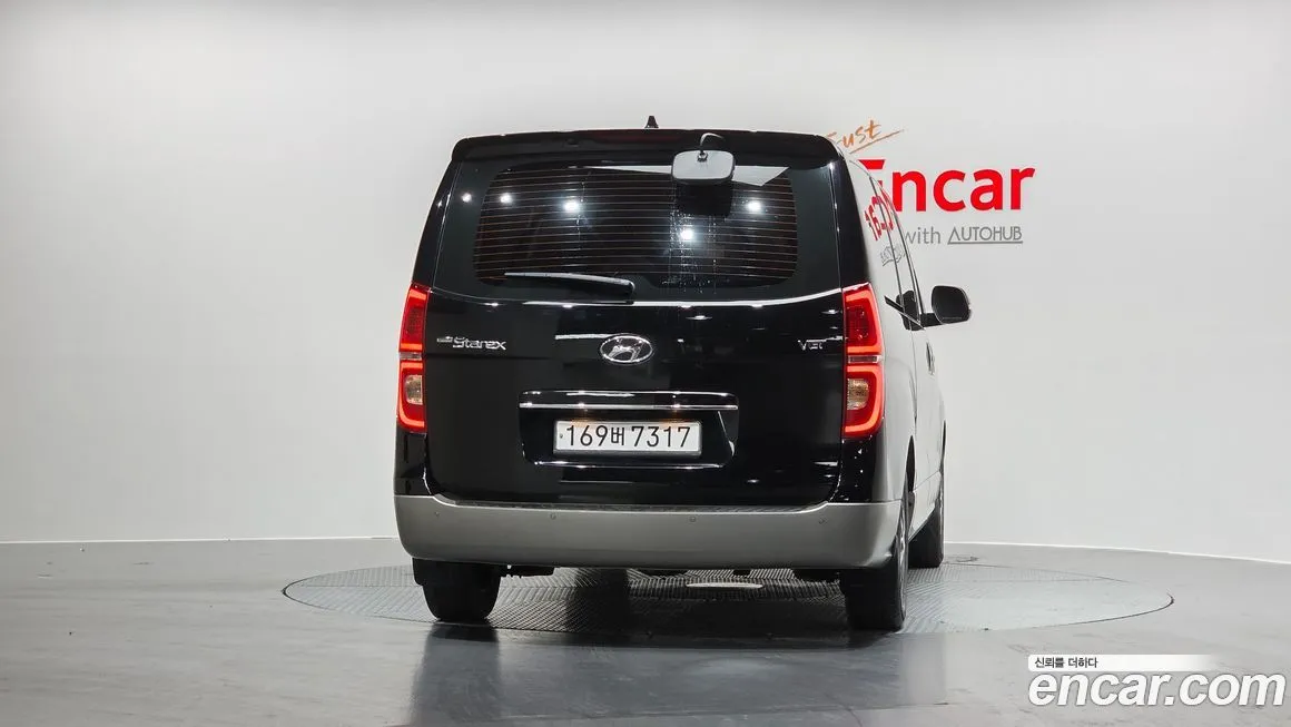 Hyundai Starex — фото 3