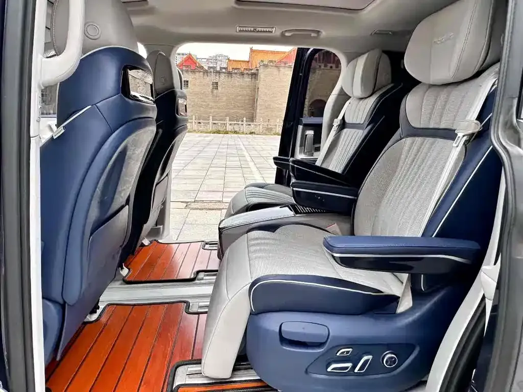 Roewe iMAX8 — фото 3
