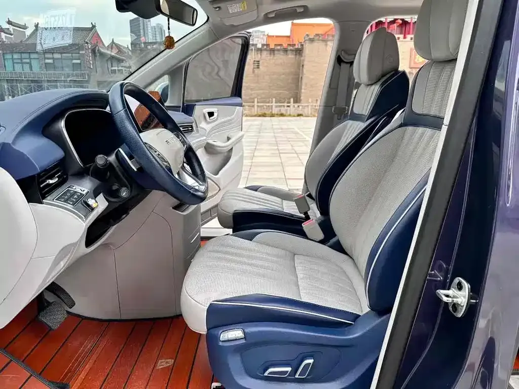 Roewe iMAX8 — фото 8