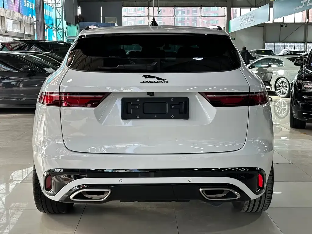 Jaguar F-PACE — фото 4