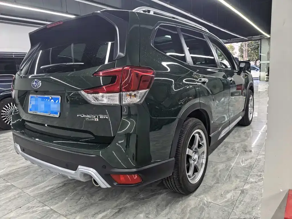 Subaru Forester — фото 10