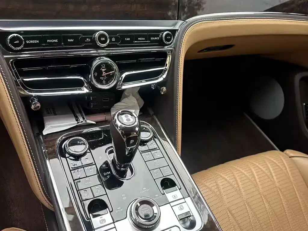 Bentley Flying Spur — фото 5