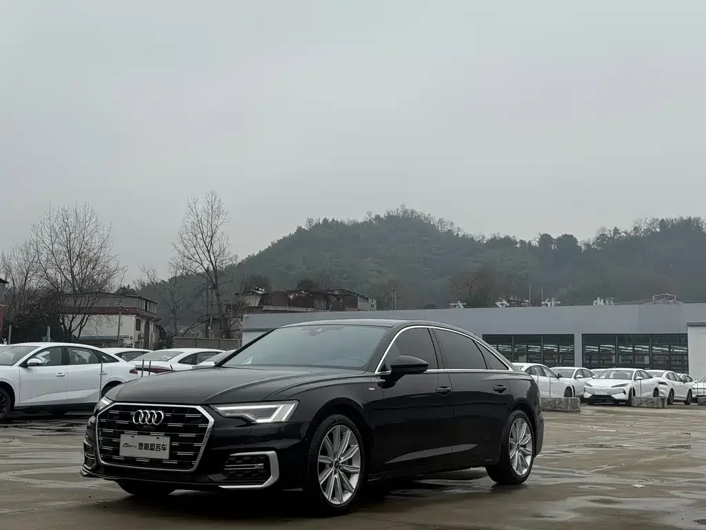Audi A6L — фото 1