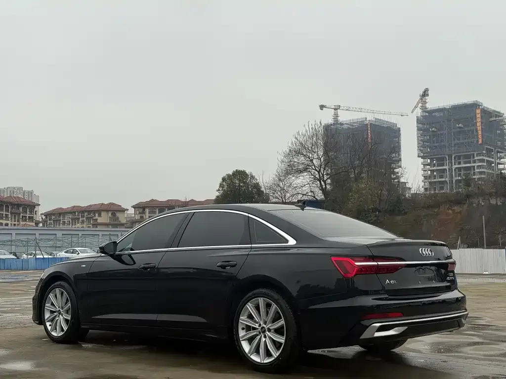 Audi A6L — фото 10