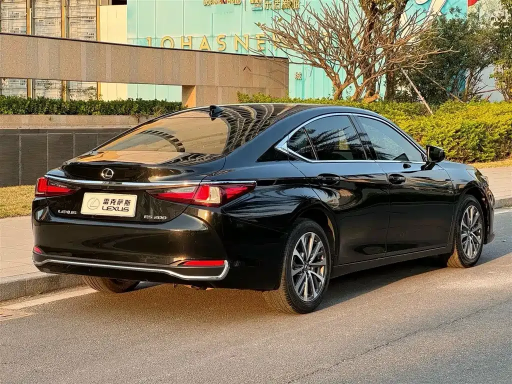 Lexus ES — фото 4