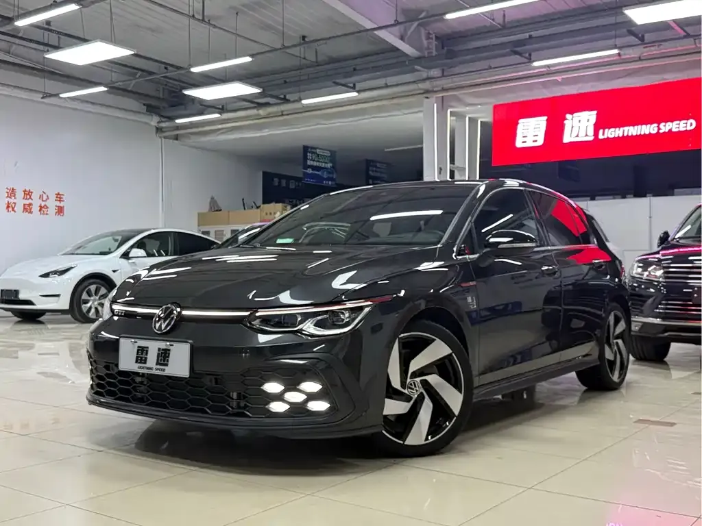 Volkswagen Golf GTI — фото 1