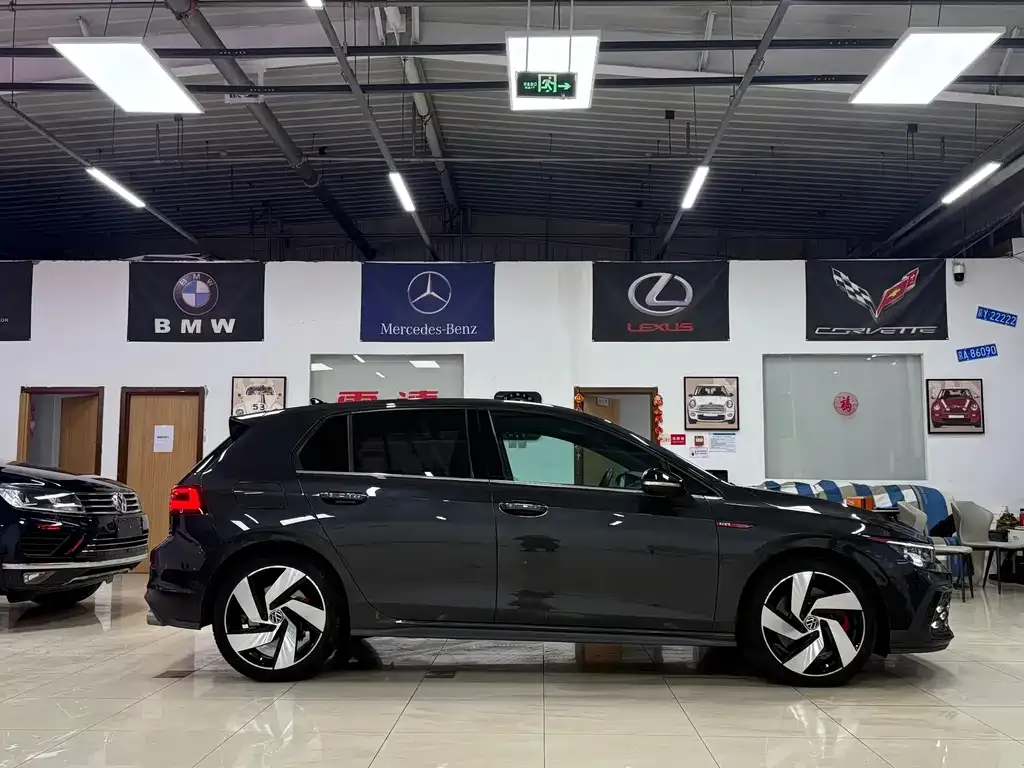 Volkswagen Golf GTI — фото 6