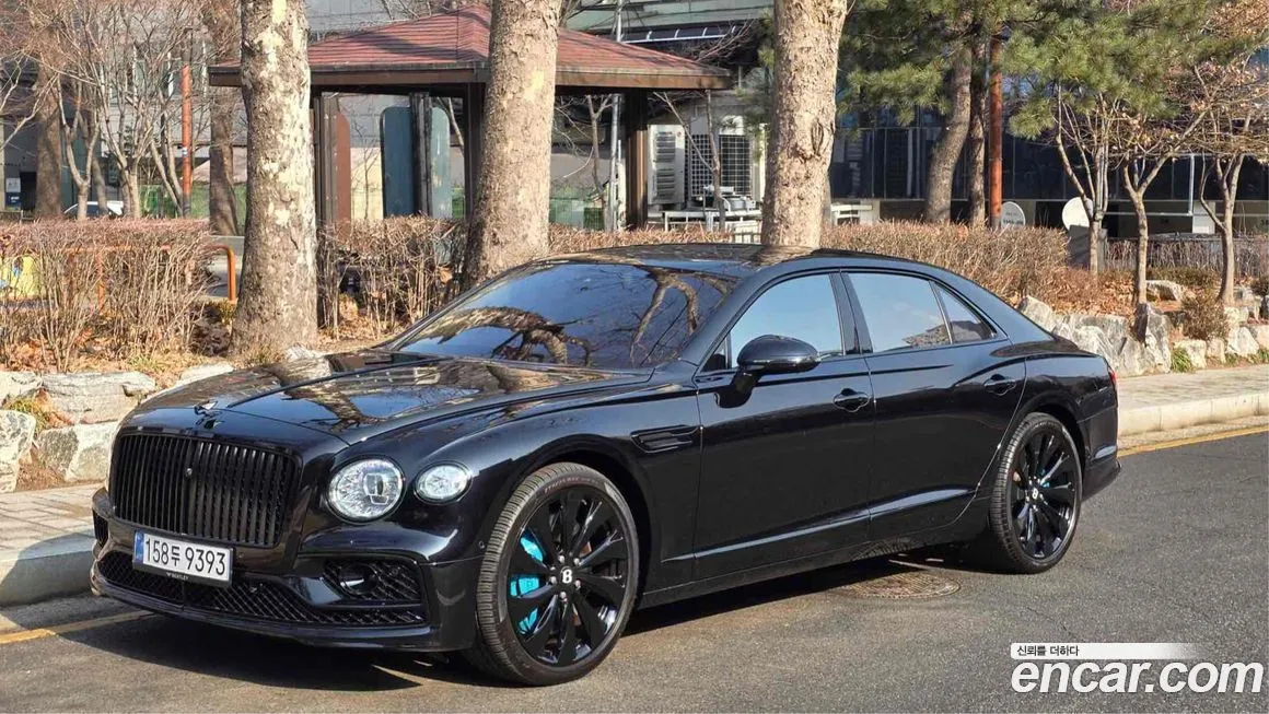 Bentley Flying Spur — фото 10